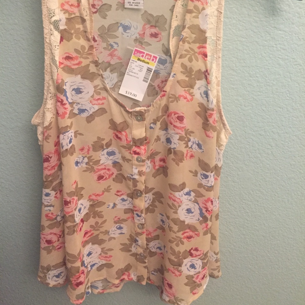 Deb NWT sleeveless floral and lace Medium